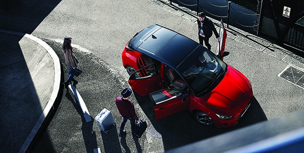 현대자동차는 카셰어링 업체 그린카와 오는 5월 1일부터 6월 30일까지 신형 벨로스터를 무료로 시승해볼 수 있는 '신형 벨로스터 무료 시승 이벤트'를 실시한다고 30일 밝혔다. (사진=현대자동차)