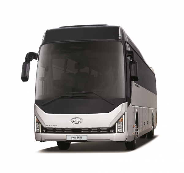 현대자동차는 22일 내ᆞ외장 디자인을 변경하고 버스에 특화된 안전 및 편의사양을 대폭 강화한 유니버스의 상품성 개선모델의 내ᆞ외장 디자인을 공개했다. (사진=현대자동차)