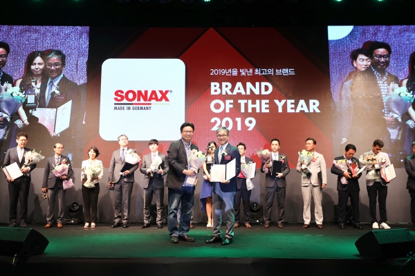 소낙스(SONAX)가 지난 24일 열린 '2019 올해 브랜드 대상'에서 카케어부문 올해를 빛낸 최고의 브랜드로 선정됐다. (사진=소낙스)