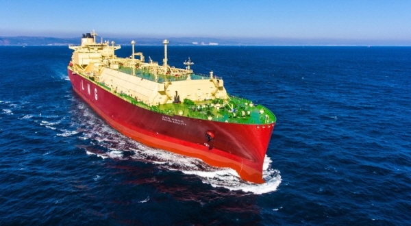 한국조선해양은 최근 유럽, 버뮤다 소재 선사 등과 17만4000 입방미터(㎥)급 액화천연가스(LNG)운반선 4척, 5만톤급 PC선 2척, 1,000인승 여객선(RO-PAX) 1척에 대한 수주 계약을 체결했다고 4일 밝혔다. (사진=한국조선해양)