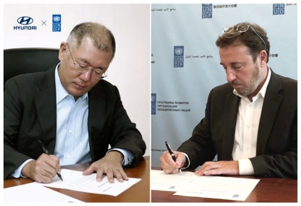 정의선 현대자동차그룹 수석부회장(왼쪽)과 아킴 스타이너타이너 UNDP  사무총장(오른쪽)이 온라인으로 진행된 업무 협약식에 참석해 협약을 체결했다.(사진= 현대자동차)