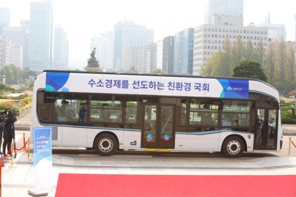 국회에 국가기관 최초로 도입한 수소전기버스 (사진= 권진욱 기자)