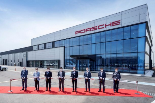 포르쉐코리아가 지난 26일 경기도 평택시에 포르쉐 전용 차량물류센터(VPC)를 신규 오픈했다. (사진= 포르쉐코리아)