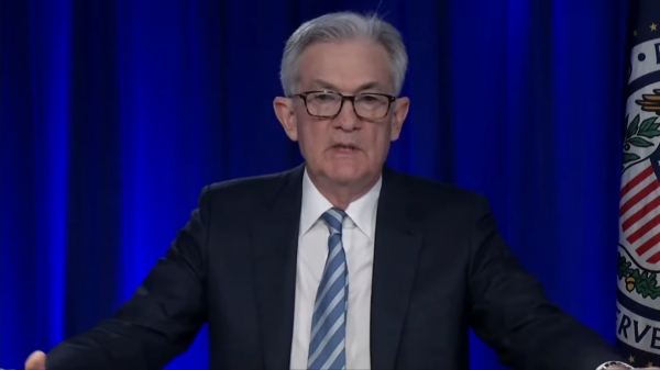 제롬 파월 미국 연방준비제도(Fed·연준) 의장이 15일(현지시간) 연방공개시장위원회(FOMC) 정례회의 직후 열린 기자회견에서 질의응답을 하고 있다. (사진= 연준 유튜브 갈무리)