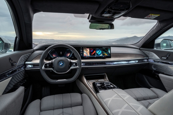 BMW가 디지털 시대에 최적화된 럭셔리 플래그십 세단 뉴 7시리즈를 공개했다. (사진=BMW코리아)