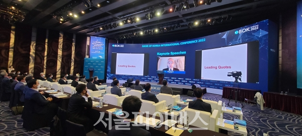 한국은행은 2일 서울 중구 웨스틴 조선호텔에서 '2022년 BOK국제콘퍼런스'를 개최했다. 콘퍼런스 진행 모습. (사진= 박성준 기자)