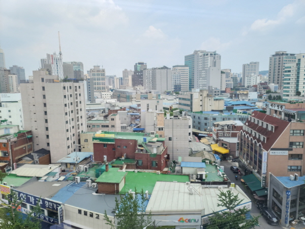 서울 서대문구에 있는 상업용 소형빌딩과 중형 빌딩들의 모습. (사진=박소다 기자)