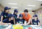 두산重, 국내외 임직원 자녀 대상 영어캠프 개최