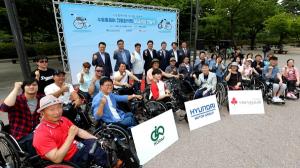 현대차그룹, 휠체어에 모터 달아 장애인 이동편의 돕는다