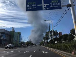 [포토] 인천 서구 석남동 화재···하늘 뒤덮은 검은 연기
