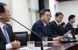 떠나는 김동연 "지속가능 성장, 정치적 의사결정 위기 극복해야"