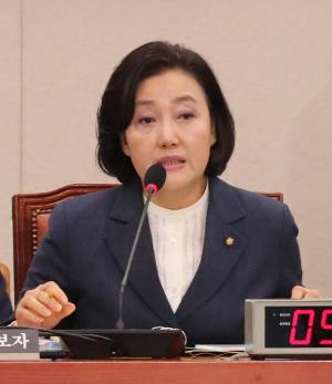 박영선 "최저임금 결정 지자체별로…약속어음 궁극적으로는 폐지"