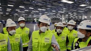 삼성전자, 이재용 방문한 中 시안 반도체 공장에 300명 급파