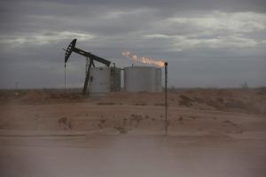 국제유가, OPEC+ 내년 초 '소폭 증산' 합의에 상승···WTI 0.8%↑