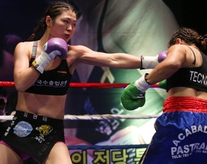 '탈북 복서' 최현미, 15일 WBA-WBC 슈퍼페더급 통합챔피언 타이틀매치