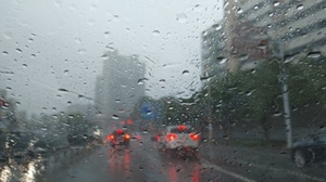 [날씨] 토요일 전국 흐리고 강한 비