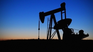 국제유가, OPEC 석유 수요 전망치 하향에 혼조···WTI 0.39%↑