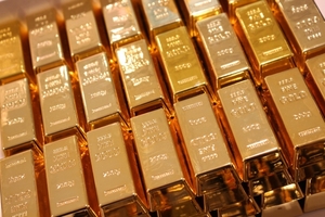 국제 금값, 사상 최고치 목전···달러·채권 부진 여파