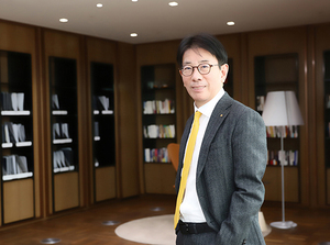 [CEO&뉴스] '연임 성공' 이재근 국민은행장, 상생금융·리스크관리 '드라이브'
