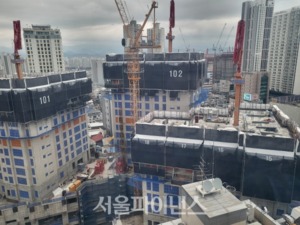 "폐업·부도 늘고 신규진입 감소···건설업 쇠퇴기 전조현상"
