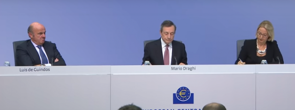 마리오 드라기 ECB 총재가 현지시간 12일 통화정책 기자간담회에서 질의에 답하고 있다.(사진=ECB)