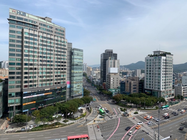 서울 서초구 양재역 인근 오피스 빌딩 및 상가 전경. (사진= 상가정보연구소)