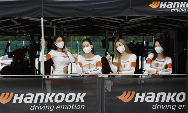 홍세아, 제바, 이하임, 김다나 한국타이어 레이싱모델 단체사진 (사진= 권진욱 기자)