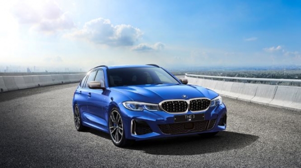 BMW 샵 온라인에서 판매하는 1월 한정판인 'M340i xDrive 투어링 산 마리노 블루' (사진= BMW코리아)