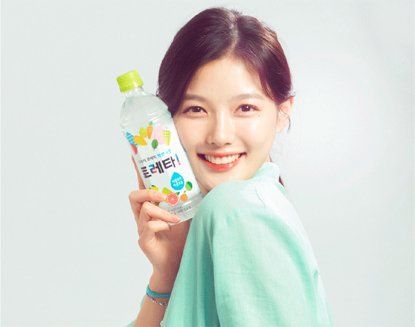 수분·이온 보충음료 '토레타!'의 새 광고 모델 김유정 (사진=코카콜라사) 