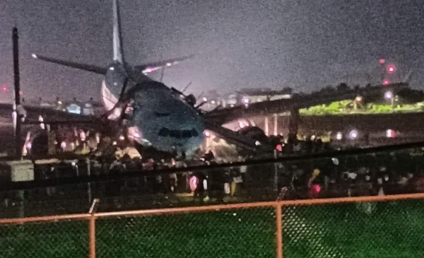 필리핀 세부 막탄 공항에서 대한항공 여객기가 착륙 후 활주로를 이탈(오버런·overrun)하는 사고가 발생했다. 24일 대한항공에 따르면 인천국제공항에서 출발해 세부 막탄 공항으로 향한 A330-300 항공기가 현지 기상 악화로 비정상 착륙했다.