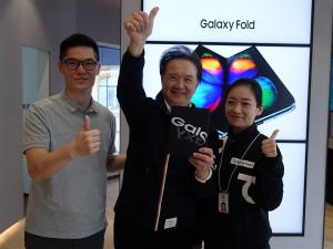 삼성전자 '갤럭시 폴드', 중국 출시 2초만에 온라인 완판