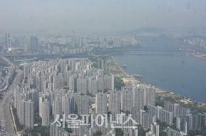 서울 아파트값 3.3㎡당 4천만원 돌파···1년새 20% 급등