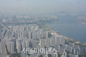 서울 진입 더 어려워졌다···소형 아파트 평균 7억7천만원