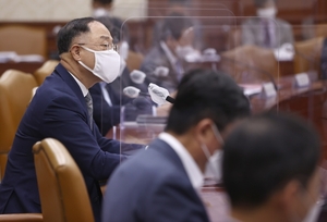 홍남기 "성과부진 공공기관장 해임건의···LH 비위 추가 조치"