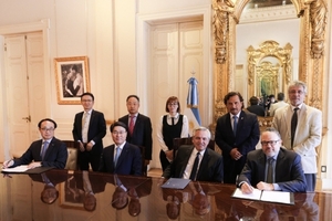 최정우, 아르헨티나 대통령과 이차전지소재 사업 협력 MOU