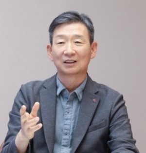 [CEO&뉴스] 황현식 LGU+ 대표, 'Why Not 도전정신'으로 찐팬 확장