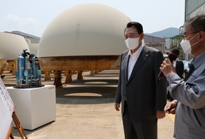 윤 대통령, 두산에너빌리티 창원 원자력 공장 방문