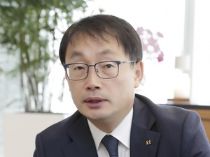 법원, '불법 정치후원금' 구현모 KT 전 대표에 벌금 700만원 선고