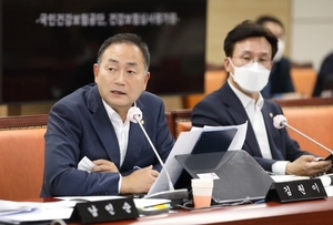 김원이 의원, 의대정원 증원 수치 매몰 정부·의료계 비판